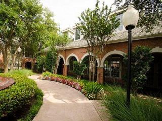 3560 Alma Rd, Richardson TX  75080-1100 exterior