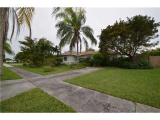 12700 90th Ave, Miami, FL 33176-5175