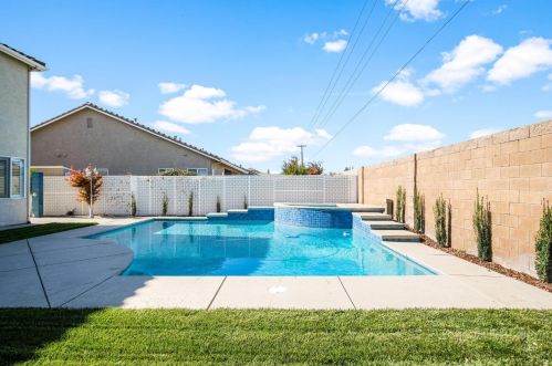 2709 Mira Vista Dr, Modesto CA  95356-8798 exterior