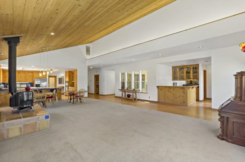 1750 Orch Rd, Hollister CA  95023-9210 exterior