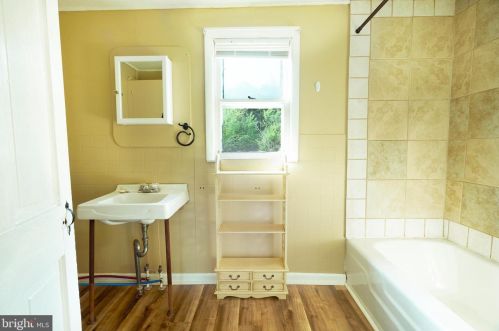 4052 Jerome Rd, Edinburg VA  22824-2500 exterior