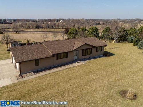 27907 82nd St, Firth, NE 68358-6129