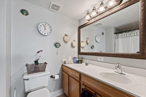 866 Abingdon Ave, Fort Pierce FL  34953-2861 exterior
