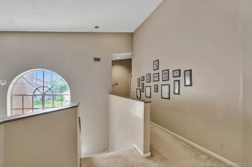 955 203 Ave, Hollywood FL  33029-3440 exterior