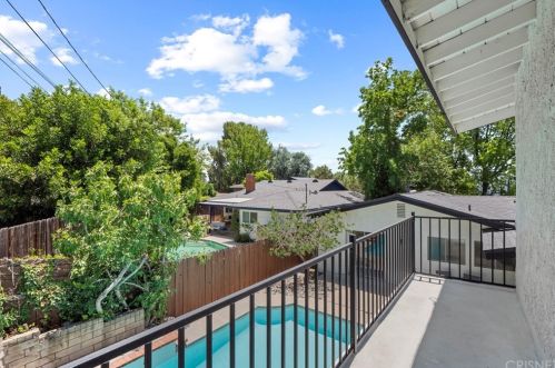 3653 El Caminito, Glendale CA 91214-1716 exterior