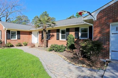 103 Beale Ave, Smithfield, VA 23430-1403