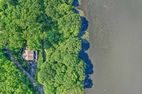 42 Lake Dr, Whaley Lake NY  12531-5251 exterior