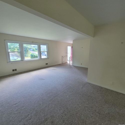 21 Maplewood Rd, Hartsdale NY  10530-1626 exterior