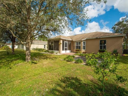 8425 102 Ct, Vero Beach FL  32967-3282 exterior