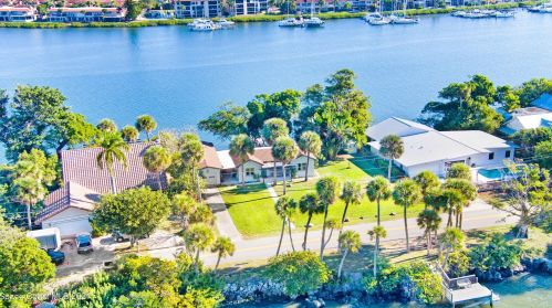 11400 Tropical Trl, Merritt Island, FL 32952-7019