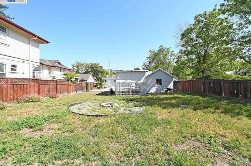 236 Ray St, Pleasanton CA  94566-6620 exterior
