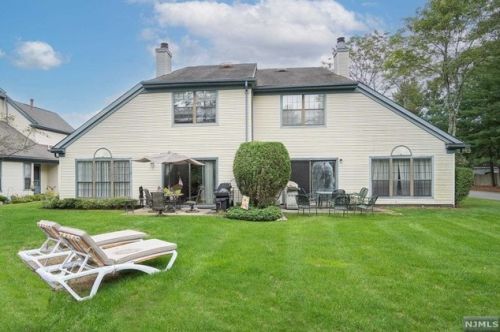 97 Suleski Ct, Mahwah NJ  07430-2961 exterior