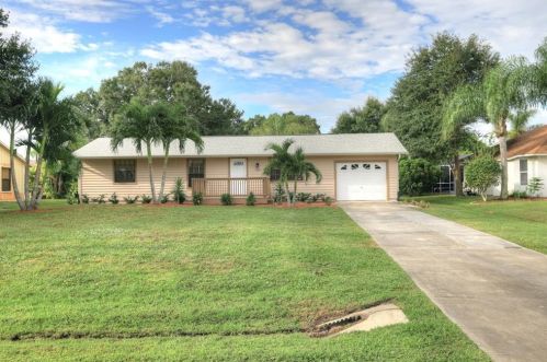 1049 Barber St, Sebastian, FL 32958-5560