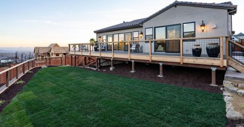 3760 Crown Hill Dr, Santa Rosa, CA 95404-7646