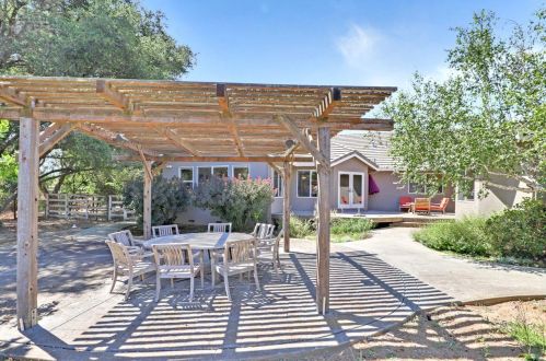 10000 Walter Welsher Ct, Gilroy CA  95020-9704 exterior