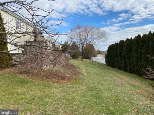 1583 Candace Ln, Yardley PA 19067-4484 exterior