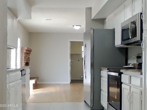 6059 Maui Ln, Glendale, AZ 85306-5215