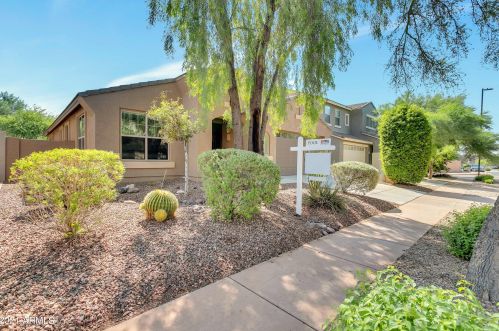 35205 30th Dr, Phoenix, AZ 85086-2117