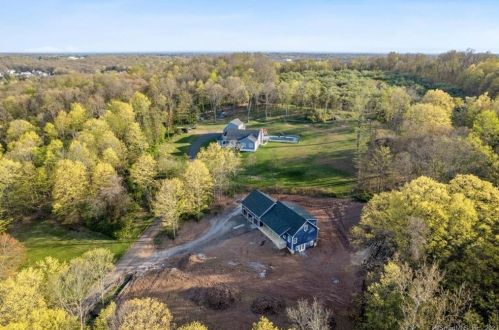 70 Great Hill Rd, North Branford, CT 06471-1415