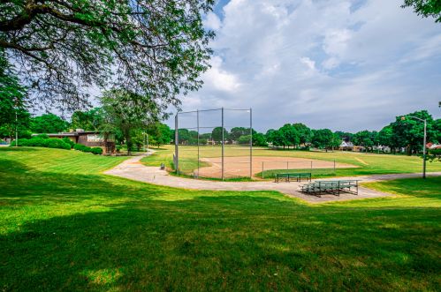 3051 89, Milwaukee WI 53222-3605 exterior