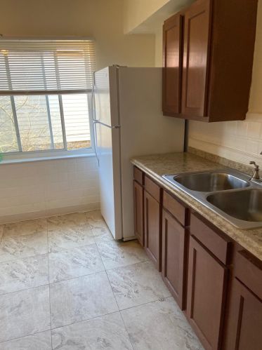1129 Clearbrook Dr, Cincinnati, OH 45229-1105