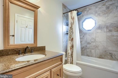 70 Acomo Dr, Siddonsburg PA  17019-9782 exterior