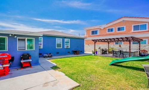 5132 Gardenia Ave, Long Beach CA  90807-1116 exterior