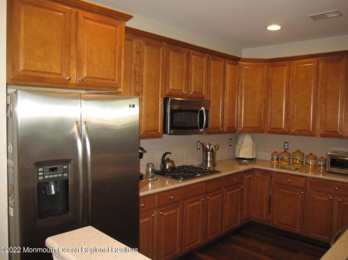 20 Plymouth Ct, Jackson Twp NJ  08527-6415 exterior