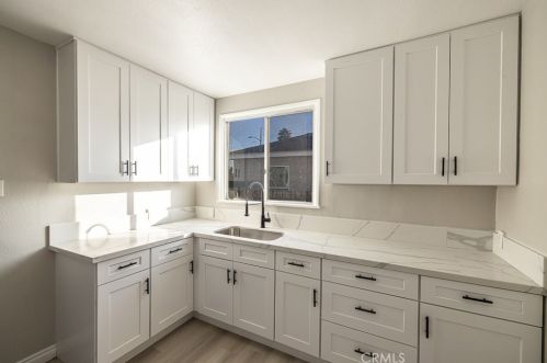 1324 Roxbury Dr, San Bernardino, CA 92404-5434