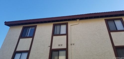 18124 Sundowner Way, Santa Clarita CA  91387-4390 exterior