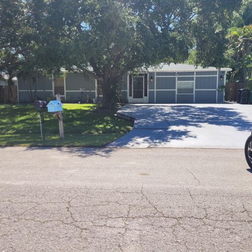325 Dearman St, Fort Pierce, FL 34983-1531