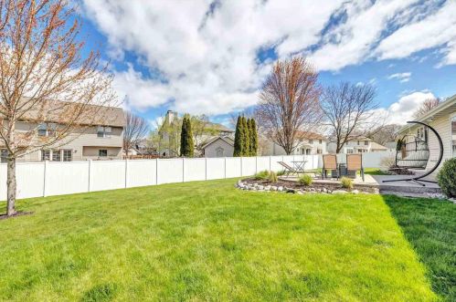 2643 Garden Meadows Ct, Green Bay, WI 54311-5473
