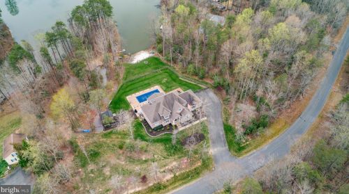 7905 Waterford Dr, Spotsylvania VA  22551-2204 exterior