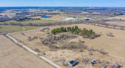 9409 Maple Tree Rd, Kewaskum, WI 53040-9715