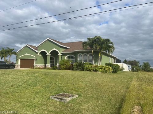 1005 3rd Pl, Cape Coral, FL 33993-1328
