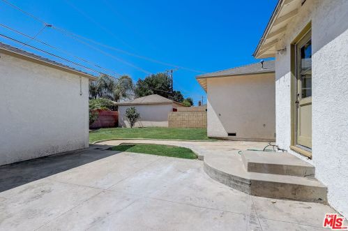 4613 Dunrobin Ave, Lakewood CA  90713-2527 exterior