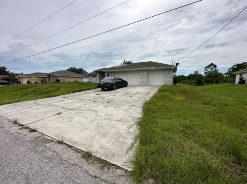 821 Hibiscus Ave, Lehigh Acres, FL 33972-8000