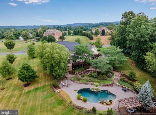 644 Southridge Dr, Navy Sup Dpt PA  17055-6025 exterior