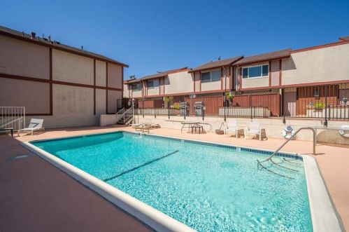 2509 Redondo Beach Blvd, Gardena CA  90249-4874 exterior