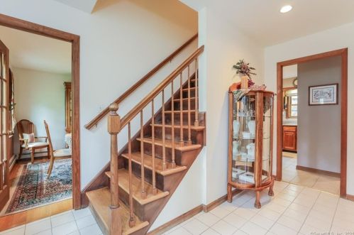 48 Colonial Ridge Dr, Gaylordsville, CT 06755-1003