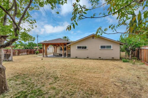 15090 Watsonville Rd, Morgan Hill CA  95037-6004 exterior