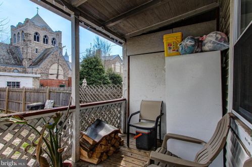 558 Stanbridge St, Norristown PA  19401-5312 exterior