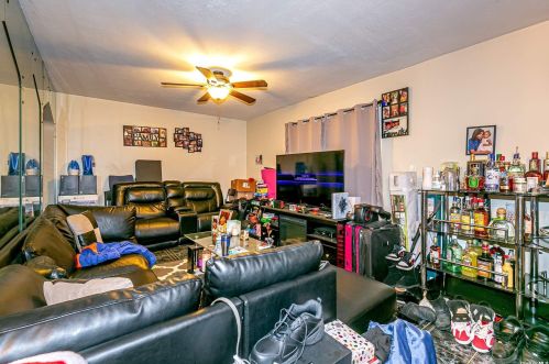 11581 Pkwy Dr, Floral Park NY  11003-3934 exterior