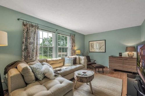 420 Carters Grove Dr, Gibsonia PA  15044-9533 exterior