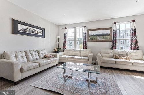 1821 Honeysuckle Ct, Downingtown PA  19335-7202 exterior