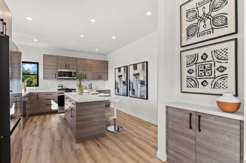 1855 Frankfort St, San Diego CA  92110-3514 exterior