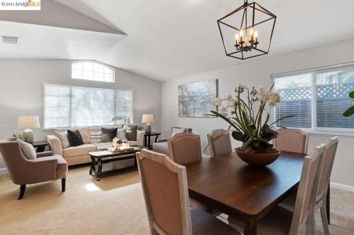 3889 Oak Grove Ct, Oakley CA  94561-4218 exterior