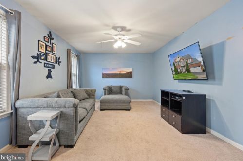 578 Crosswinds Dr, Charles Town WV  25414-3917 exterior