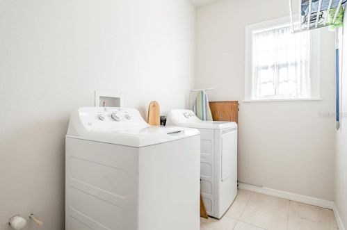 216 Spg Blvd, Tarpon Springs FL 34689-3554 exterior