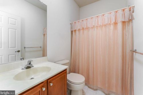 808 Phipps Woods Ct, Glen Mills PA  19342-2243 exterior